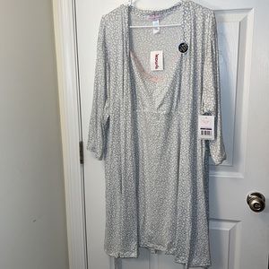 NWT Leopard Robe & Chemise Set